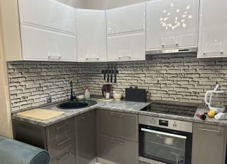 Сдаю 2-ком. квартиру, 32 м2, Сочи, улица Гастелло, 28, микрорайон Голубые Дали