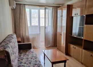 Сдаю 1-комнатную квартиру, 40 м2, Таганрог, улица Сызранова, 23-1к1