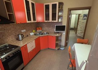 Сдаю 1-комнатную квартиру, 51 м2, Татарстан, улица Зинина, 3