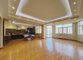 Сдается 2-ком. квартира, 140 м2, Сочи, Волжская улица, 57, микрорайон Мамайка