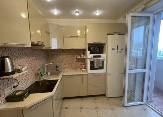 Сдача в аренду 2-комнатной квартиры, 57 м2, Тюмень, улица Дмитрия Менделеева, 2, ЖК Кристалл