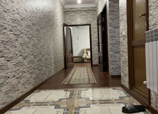 Сдается 2-ком. квартира, 70 м2, Махачкала, улица Хуршилова, 17Д