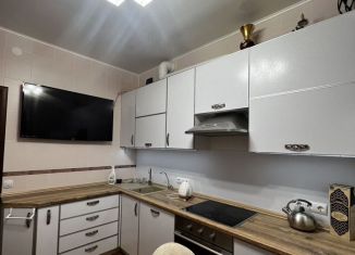 Сдаю двухкомнатную квартиру, 54 м2, Краснодар, Кавказская улица, 142, микрорайон Дубинка