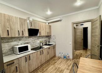 Сдается 1-комнатная квартира, 39 м2, поселок городского типа Афипский, улица 50 лет Октября, 44/2