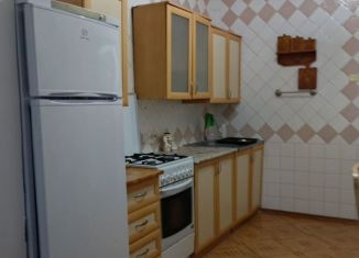 Сдается в аренду 2-комнатная квартира, 50 м2, Сочи, улица Возрождения, 10, микрорайон Бытха