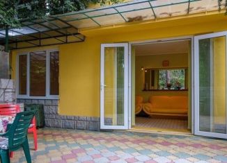 Сдам в аренду дом, 95 м2, Ялта, улица Чехова, 9Б