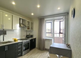 Сдаю однокомнатную квартиру, 36 м2, Мурино, Новая улица, 11к3