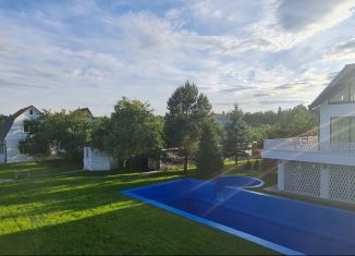 Продаю дом, 500 м2, деревня Алёшино, Парковая улица