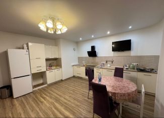 Сдаю 3-ком. квартиру, 85 м2, Новосибирск, улица Кропоткина, 267/1, метро Заельцовская