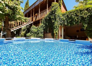 Сдаю в аренду дом, 100 м2, Судак, Серный переулок, 4