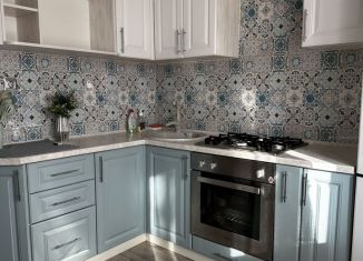 Сдаю 1-комнатную квартиру, 45 м2, Бугульма, улица Нефтяников, 42