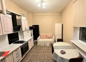 Сдаю в аренду 3-ком. квартиру, 71 м2, Сочи, улица Бытха, 8Е, микрорайон Бытха