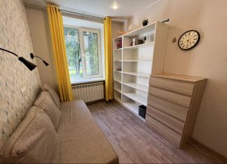 Сдам 2-ком. квартиру, 45 м2, Петергоф, улица Аврова, 11А
