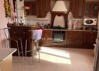 Продаю дом, 274 м2, село Урожайное, улица Гагарина, 1Б