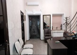 Продаю помещение свободного назначения, 110 м2, Махачкала, улица Агасиева, 2, Советский район