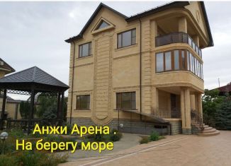 Продаю дом, 400 м2, Каспийск, Спортивная улица