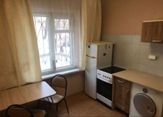 Сдается в аренду однокомнатная квартира, 28 м2, Челябинская область, улица Молодогвардейцев, 66
