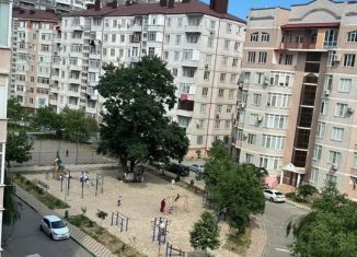 Продается 2-ком. квартира, 70 м2, Махачкала, улица Вузовское Озеро, 15А, ЖК Вузовское озеро