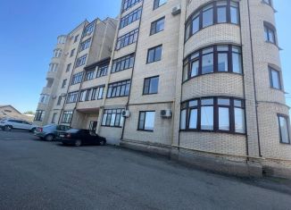 Продается пятикомнатная квартира, 300 м2, Армавир, улица Дзержинского, 65