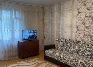 Сдается в аренду однокомнатная квартира, 35 м2, Новозыбков, Первомайская улица, 63