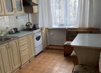 Сдам 2-ком. квартиру, 50 м2, Гурьевск, Зелёная улица, 18