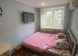 Продам трехкомнатную квартиру, 55.4 м2, Волгоград, Богунская улица, 31
