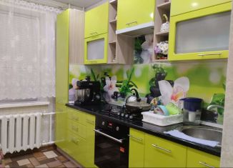 3-комнатная квартира на продажу, 65 м2, Менделеевск, улица Химиков, 6