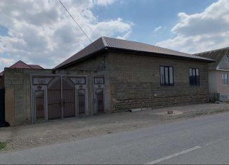 Продаю дом, 100 м2, село Комсомольское, улица Имама Газимагомеда, 19