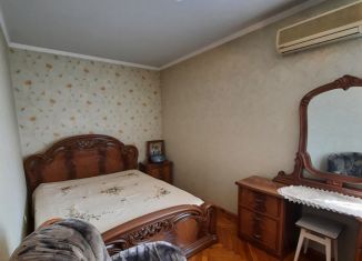 Сдам 2-комнатную квартиру, 50 м2, Ялта, улица Дзержинского, 34