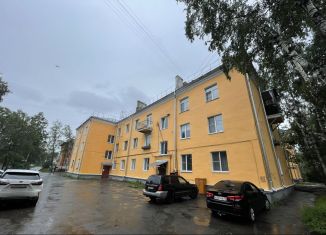 Продается двухкомнатная квартира, 49.5 м2, Петрозаводск, улица Луначарского, 55, район Зарека