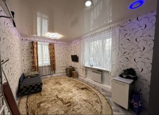 Трехкомнатная квартира на продажу, 67 м2, Свердловская область, Стахановская улица, 3