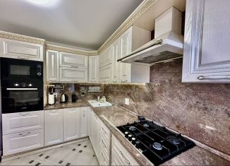 Продаю 3-комнатную квартиру, 70 м2, Коркино, улица Сакко и Ванцетти, 97