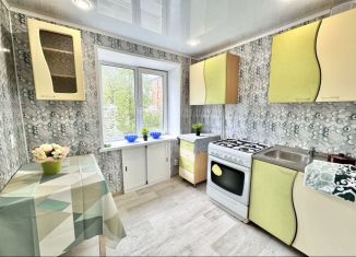 Продам двухкомнатную квартиру, 45 м2, Алексин, улица Максима Горького, 8