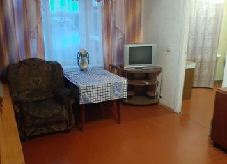 Сдаю в аренду 2-ком. квартиру, 48 м2, Бежецк, Садовая улица, 30