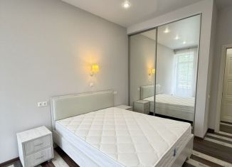 Сдача в аренду 2-ком. квартиры, 68 м2, Тольятти, Комсомольское шоссе, 42/19, ЖК Золотой Берег