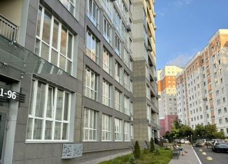 Продается 2-комнатная квартира, 82.7 м2, Брянск, Счастливая улица, 3