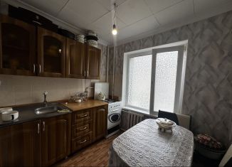 Продам двухкомнатную квартиру, 45 м2, Грозный, улица Л.И. Яшина, 28, 4-й микрорайон