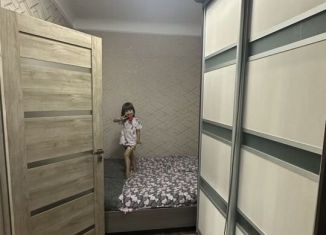 Сдается в аренду 3-комнатная квартира, 53 м2, Улан-Удэ, улица Родины, 2