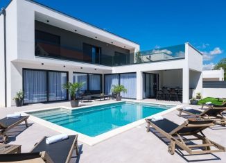 Продается дом, 280 м2, Сириус, Хоккейная улица