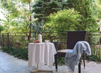 Аренда двухкомнатной квартиры, 65 м2, Сочи, улица Яна Фабрициуса, 2/9, микрорайон Яна Фабрициуса