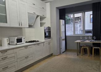 Двухкомнатная квартира в аренду, 50 м2, Сочи, улица Тимирязева, 46/3, микрорайон Донская