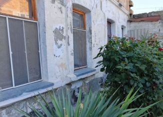 Продается 4-комнатная квартира, 55.9 м2, Керчь, улица Козлова, 27