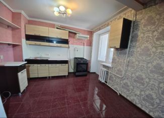 Продается двухкомнатная квартира, 50 м2, Ейск, Красная улица, 57/1