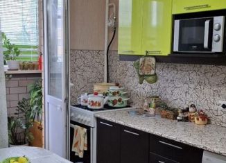 Продам 1-ком. квартиру, 38 м2, деревня Хохряки, Тепличная улица, 34