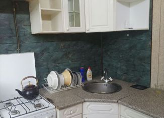 Продаю 2-комнатную квартиру, 43.5 м2, Новомосковск, улица Шахтёров, 2