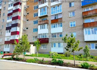 Продается четырехкомнатная квартира, 111.1 м2, Кумертау, улица Ломоносова