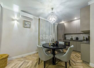 Продажа 2-комнатной квартиры, 51.9 м2, Тюмень, улица Дмитрия Менделеева, 2, ЖК Кристалл