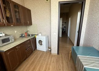 Продам 3-ком. квартиру, 85 м2, Махачкала, улица Вузовское Озеро, 17