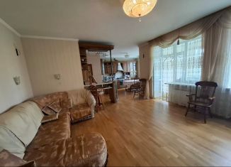 Продам 4-комнатную квартиру, 126.2 м2, Казань, улица Патриса Лумумбы, 28А