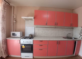 Сдается 1-ком. квартира, 38 м2, Йошкар-Ола, улица Петрова, 28А, микрорайон Мирный